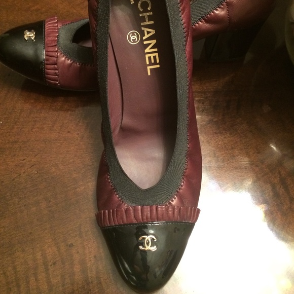 SOLD Authentic Chanel Lambskin Pumps, Size 40 - Picture 6 of 9